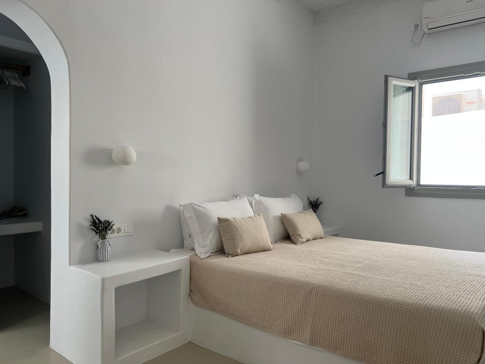 Mod Santorini Vegan Boutique Hotel Fira  Exterior photo